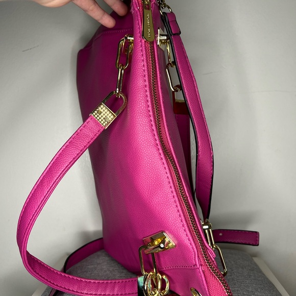 Sold Michl Kors Brooke Medium ShoulderTote - Picture 6 of 16